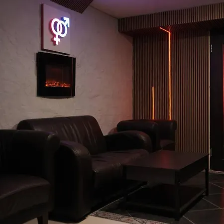 Romantic Mini-hotel & Photo Space In The Heart Of * Lemberg