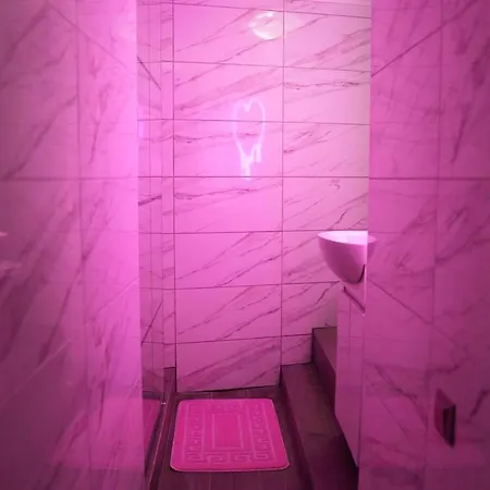 Romantic Mini-hotel & Photo Space In The Heart Of * Lemberg