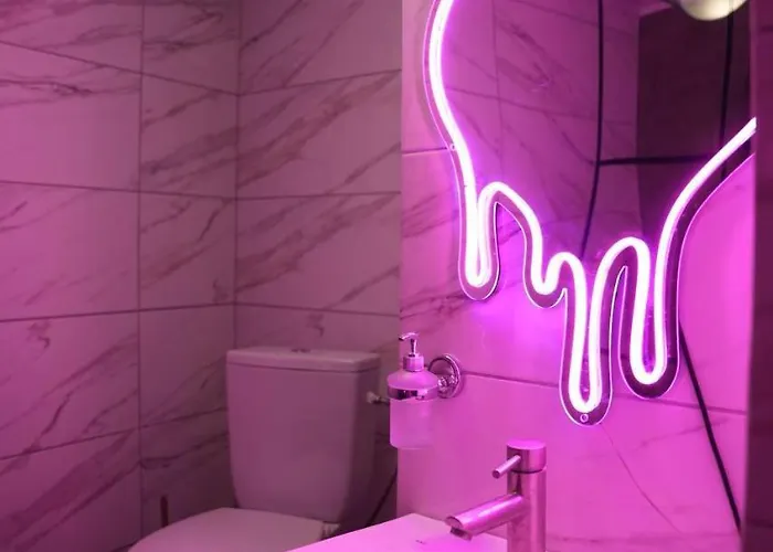 Romantic Mini-hotel & Photo Space In The Heart Of